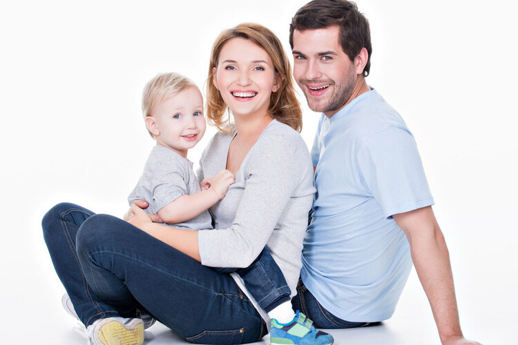 Image_Familie_Kind_wohlige_W&auml;rme_auf_Fliesenboden